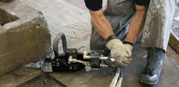 890F4-FL Flush Cutting Chainsaw in action